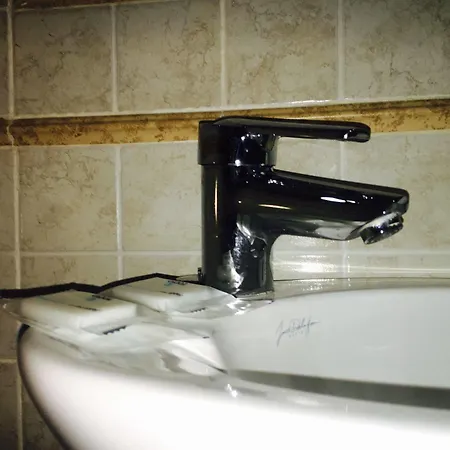 Alcarayon Guest house Pilas